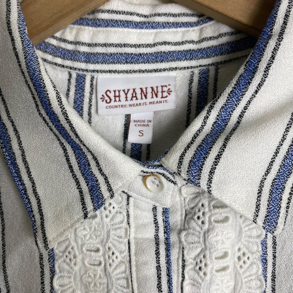 Shyanne Women’s Sleeveless Blue Stripe Lace Collar Blouse Small - Picture 4 of 10